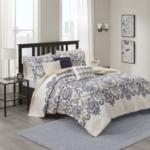 6 Piece Reversible Quilt Set with Throw Pillows